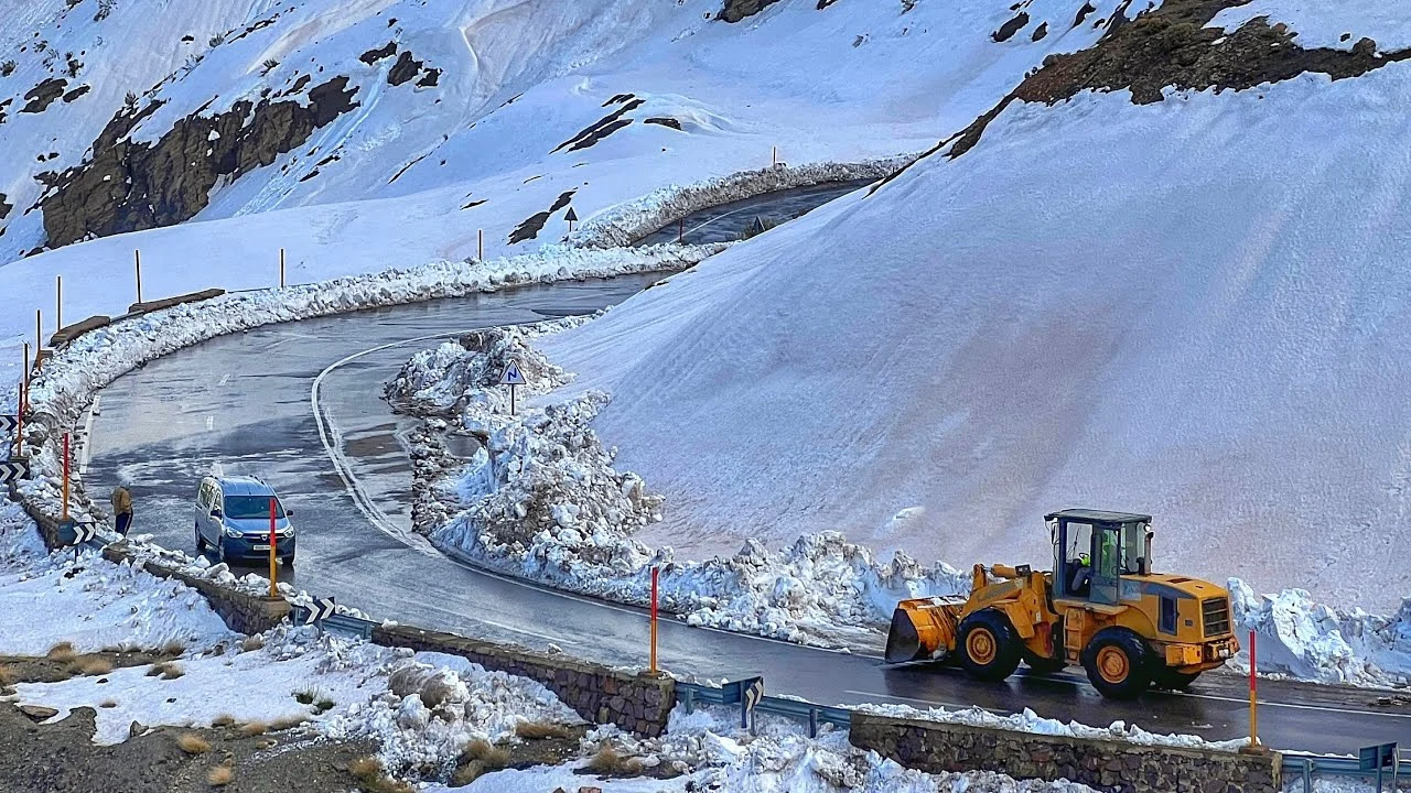 ثلوج الأطلس والريف.. تقرير الأرصاد يكشف تطورات حالة الطقس في المغرب